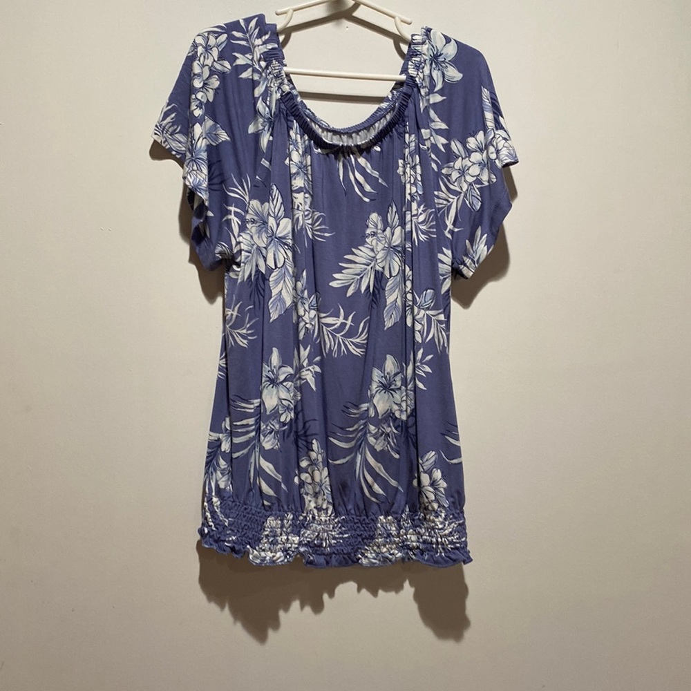 Blue top with white/blue flowers and a scrunched bottom
